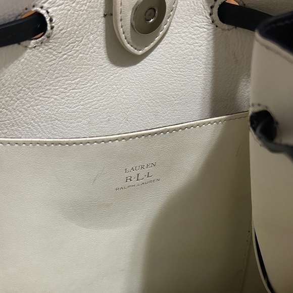 Lauren Ralph Lauren Stylish Black and White Bucket Bag w/ inside bag - Picture 9 of 10
